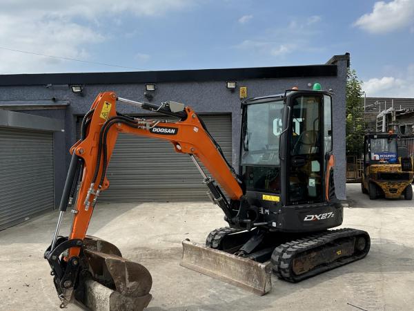 Doosan DX27Z